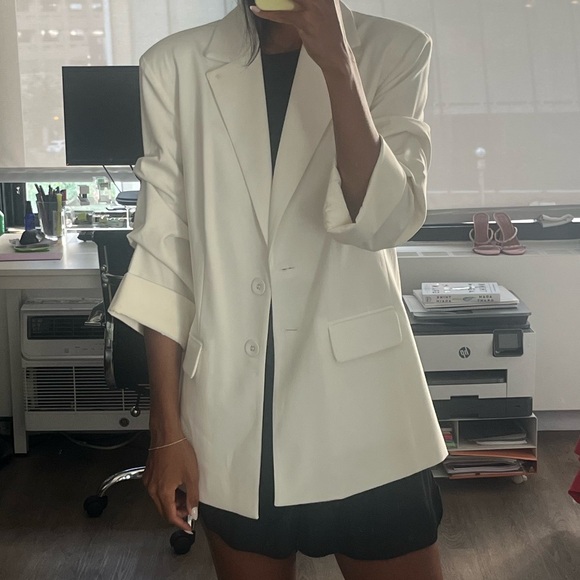 Danielle Bernstein white blazer - Picture 3 of 10